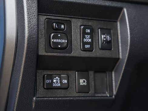 Used 2018 Toyota Tundra SR5 w/ SR5 Upgrade Package image 42