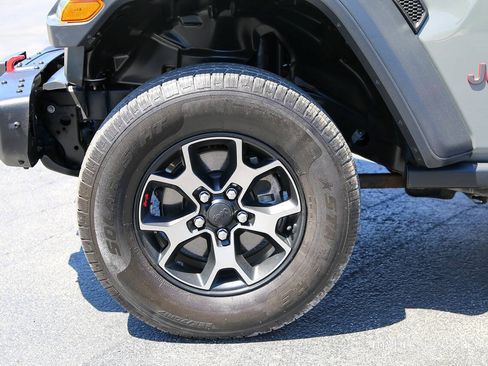 Used 2018 Jeep Wrangler Unlimited Rubicon w/ Steel Bumper Group AWD/4WD image 3