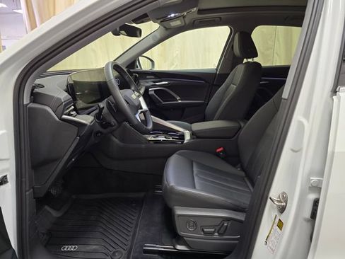 Certified 2025 Audi Q5 Premium Plus w/ Premium Plus AWD/4WD image 15