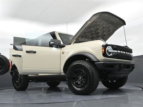 Used 2025 Ford Bronco Badlands AWD/4WD image 42