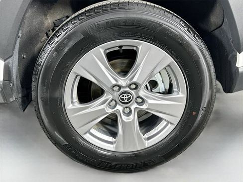 Certified 2025 Toyota RAV4 XLE image 29