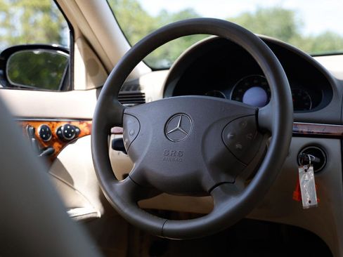 Used 2003 Mercedes-Benz E 320 Sedan w/ X2 Opt Pkg image 28