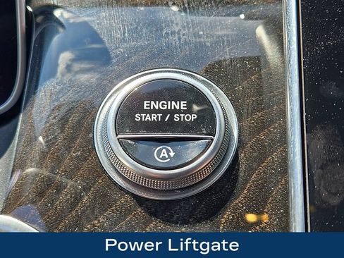 Used 2023 Mercedes-Benz GLC 300 4MATIC image 9