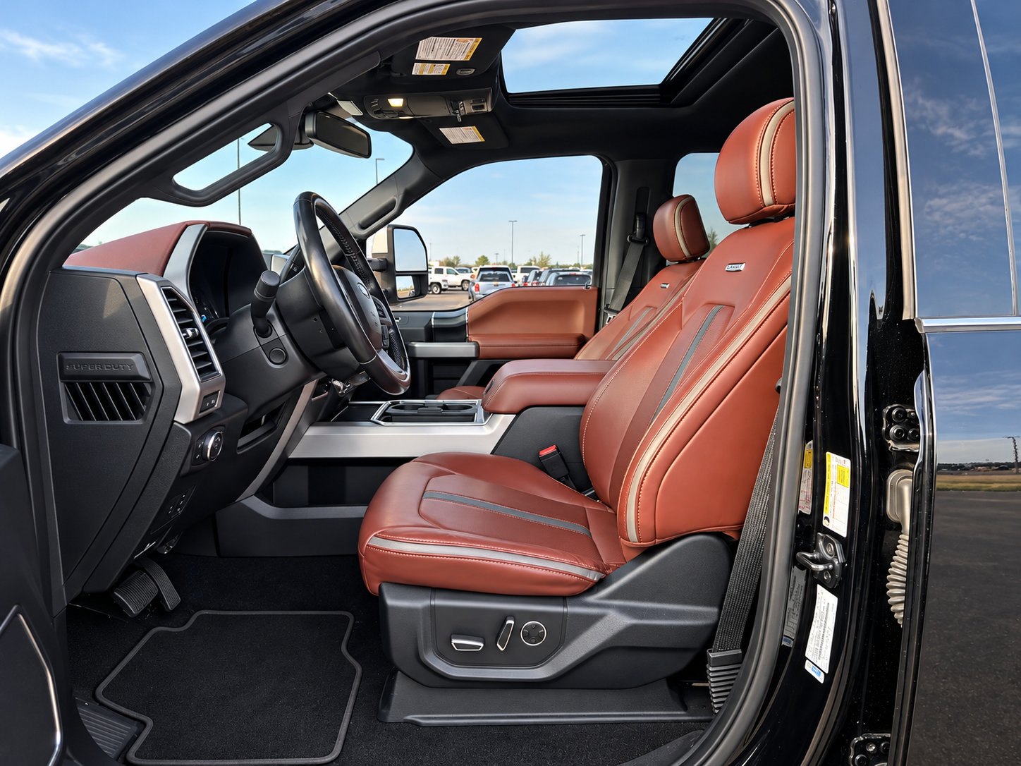 Used 2019 Ford F250 Platinum w/ Platinum Ultimate Package AWD/4WD image 7