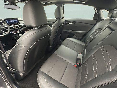 Used 2022 Kia Forte GT-Line w/ GT-Line Premium Package FWD image 9