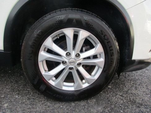 Used 2016 Nissan Rogue SV w/ SV Premium Package AWD/4WD image 11