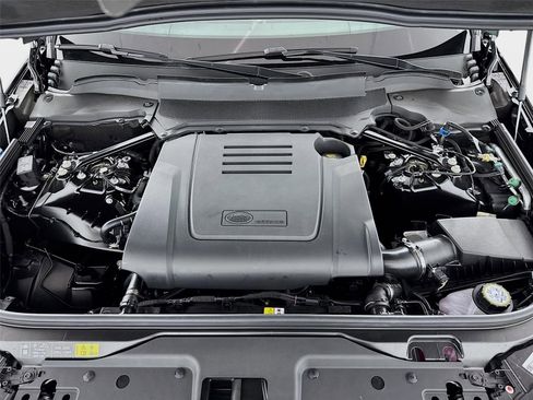 New 2026 Land Rover Discovery S AWD/4WD image 32