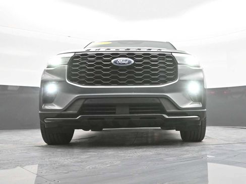 Used 2025 Ford Explorer ST-Line w/ ST-Line Street Pack AWD/4WD image 38