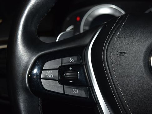 Used 2019 BMW 530i w/ Convenience Package image 10