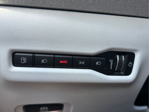 Used 2026 Jeep Cherokee Laredo AWD/4WD image 25