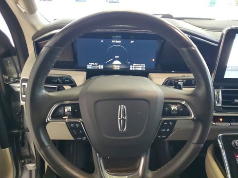 Used 2021 Lincoln Navigator Reserve w/ Luxury Package image 11