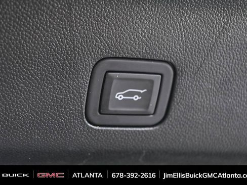 Used 2024 GMC Yukon SLT image 34