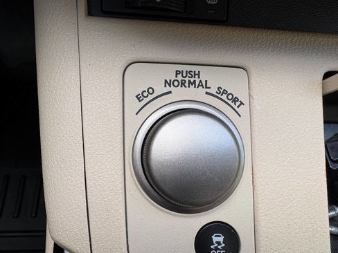 Used 2013 Lexus ES 350 Base 4dr Sedan w/ Premium Pkg image 23