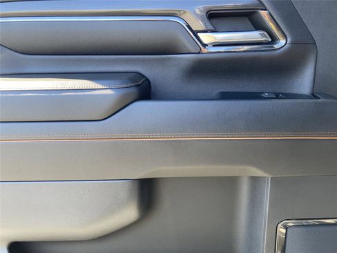 Used 2024 GMC Sierra 2500 AT4 w/ AT4 Premium Plus Package image 32