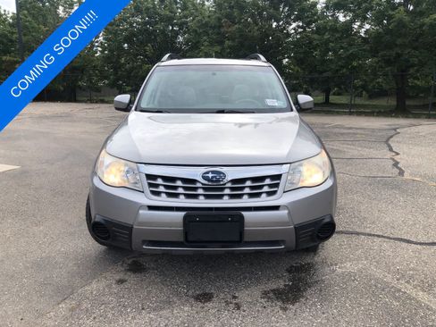 Used 2011 Subaru Forester 2.5X Premium AWD/4WD image 2