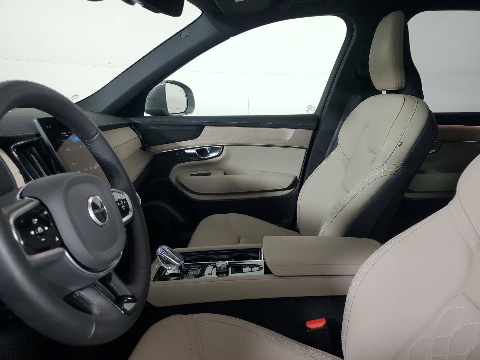Certified 2026 Volvo XC90 B6 Plus AWD/4WD image 22