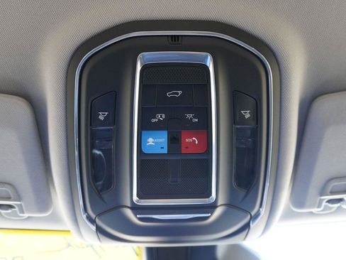 Used 2024 Jeep Grand Cherokee Limited RWD image 38