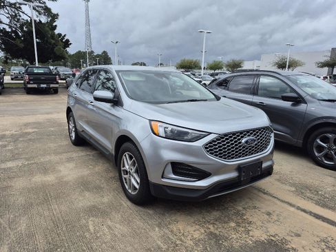 Used 2024 Ford Edge SEL image 2