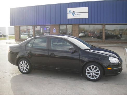 Used 2009 Volkswagen Jetta S image 3