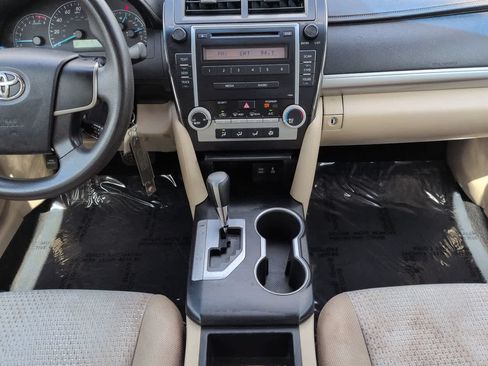 Used 2012 Toyota Camry FWD image 18