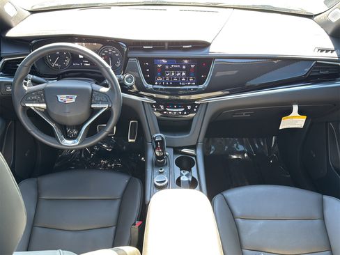 Used 2025 Cadillac XT6 Sport w/ Technology Package image 10