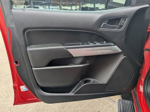 Certified 2019 Chevrolet Colorado LT w/ LT Convenience Package image 12