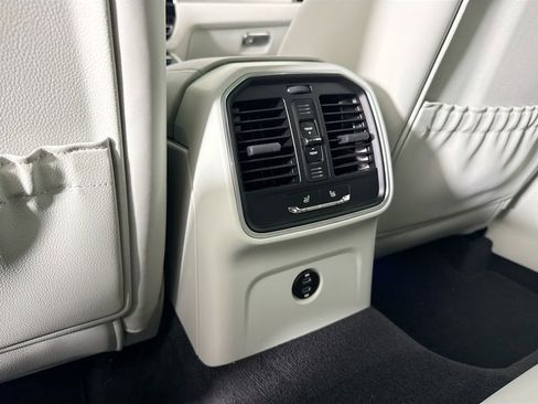 Used 2025 Porsche Macan S image 16