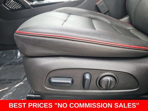 Used 2024 Chevrolet TrailBlazer RS w/ Convenience Package AWD/4WD image 29