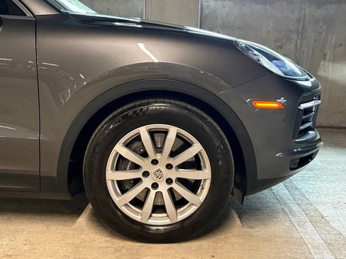 Used 2023 Porsche Cayenne AWD/4WD image 11