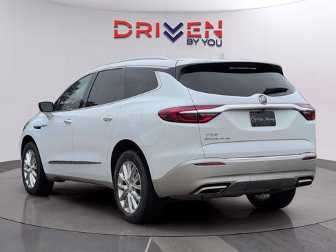 Used 2021 Buick Enclave Essence w/ Sound and Sites Package image 3