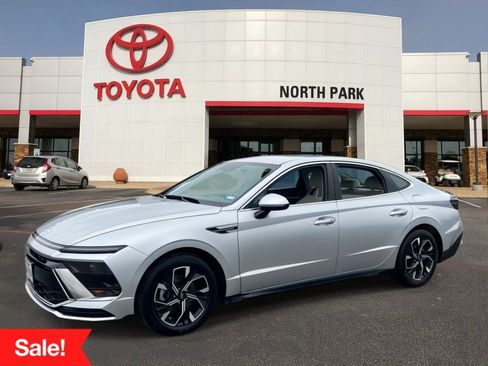 Used 2025 Hyundai Sonata SEL FWD image 1