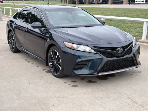 Used 2018 Toyota Camry XSE FWD image 1
