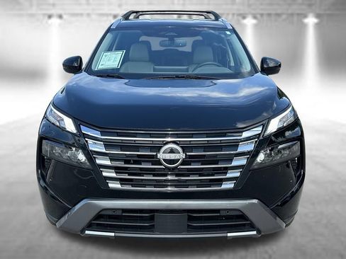 Certified 2025 Nissan Rogue SL FWD image 2