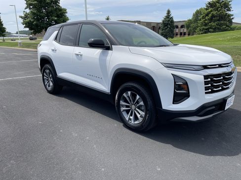 Used 2025 Chevrolet Equinox LT AWD/4WD image 7
