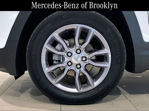 Used 2023 GMC Terrain SLT AWD/4WD image 10