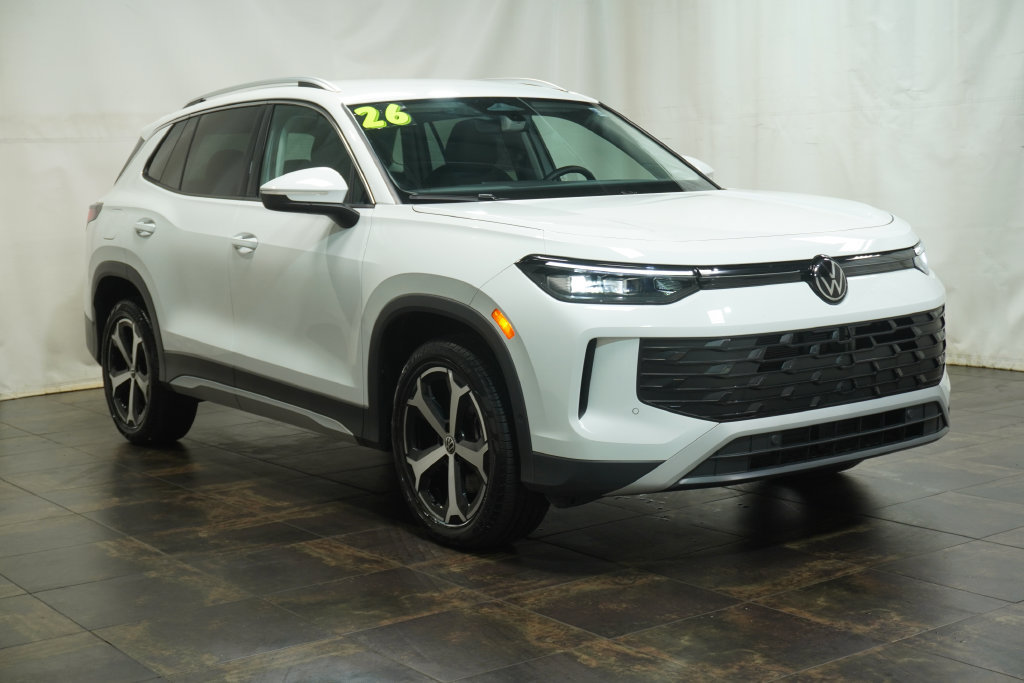 Used 2026 Volkswagen Tiguan SE AWD/4WD image 1