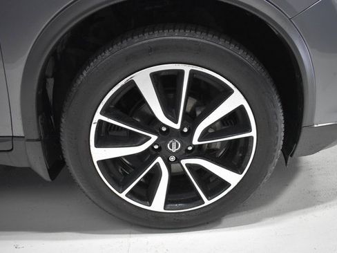 Used 2020 Nissan Rogue SL w/ Premium Package image 9