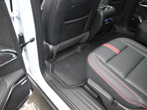 New 2026 Chevrolet Traverse RS w/ LPO, Floor Liner Package FWD image 18