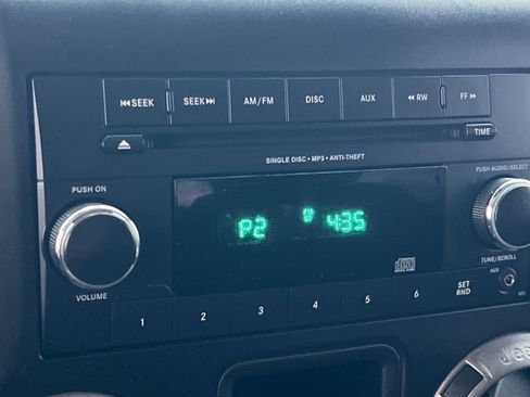 Used 2014 Jeep Wrangler Sport image 15