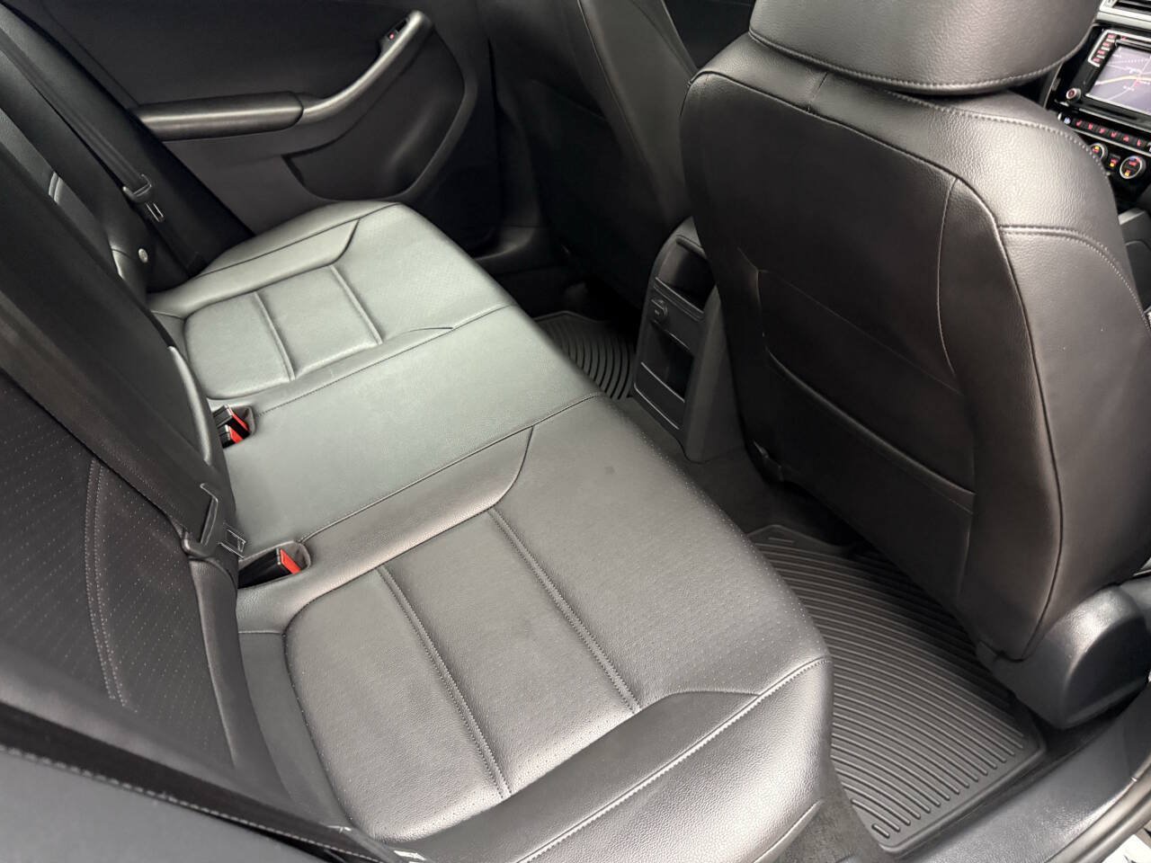 Used 2017 Volkswagen Jetta SEL Premium FWD image 25