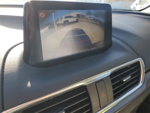 Used 2018 MAZDA MAZDA3 Grand Touring image 28