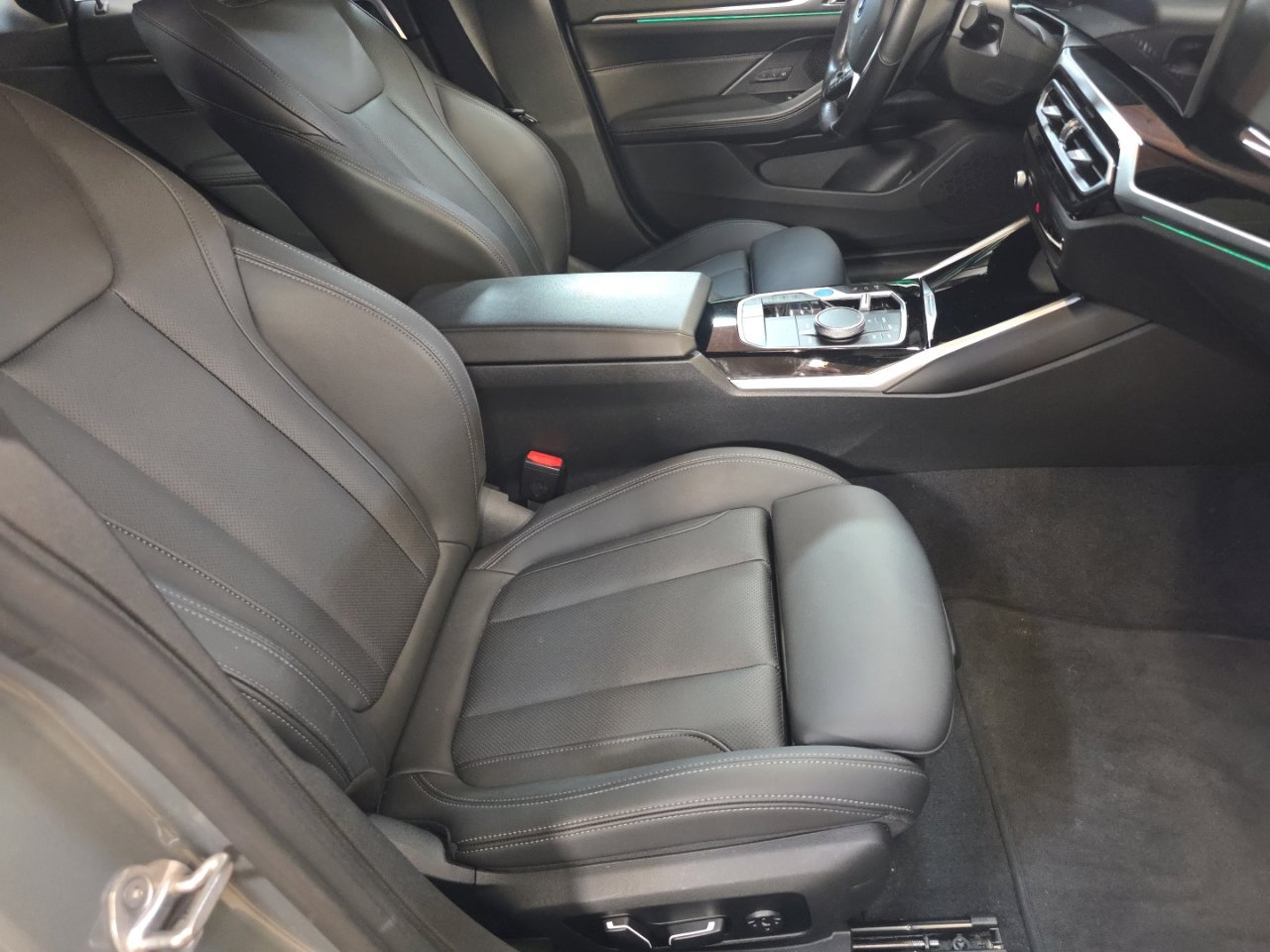 Used 2024 BMW i4 xDrive40i AWD/4WD image 16