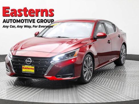 Used 2023 Nissan Altima 2.5 SL FWD image 1