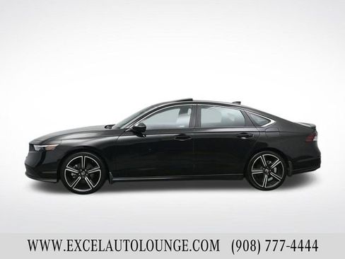 Used 2023 Honda Accord Sport image 3