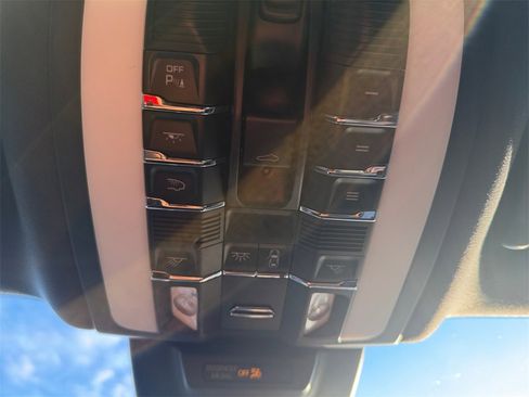 Used 2019 Porsche Macan S image 16