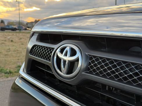 Used 2012 Toyota Tacoma 4x4 Double Cab w/ TRD Off-Road Pkg image 12