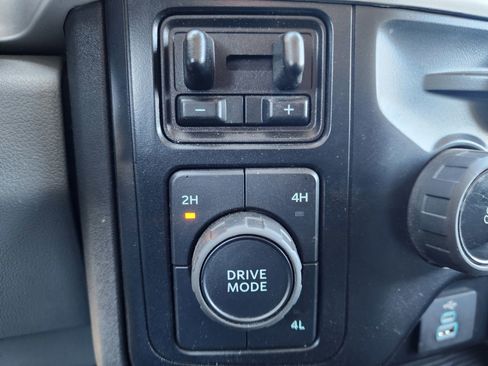 Used 2024 Ford F350 XLT image 27