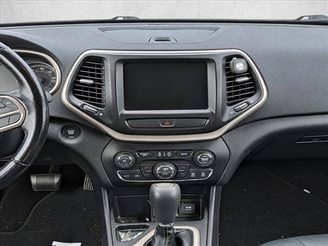 Used 2017 Jeep Cherokee Limited FWD image 16