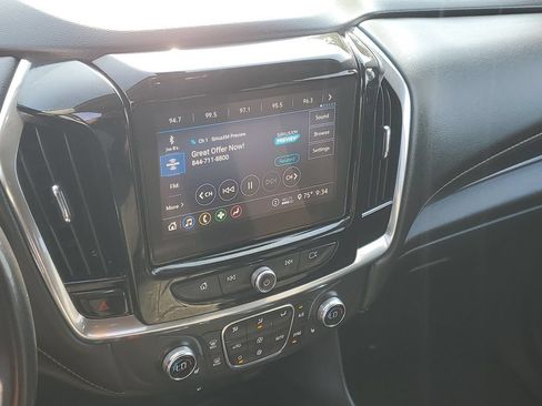 Used 2020 Chevrolet Traverse LT FWD image 17