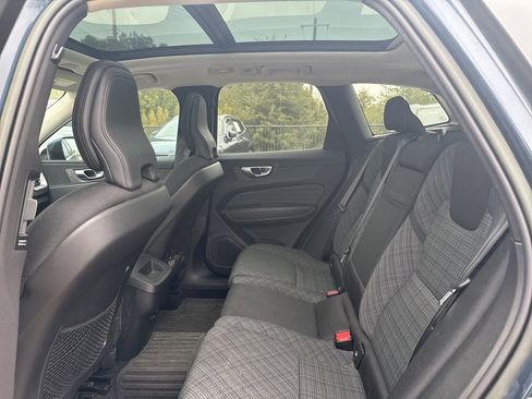 Used 2023 Volvo XC60 B5 Core image 15